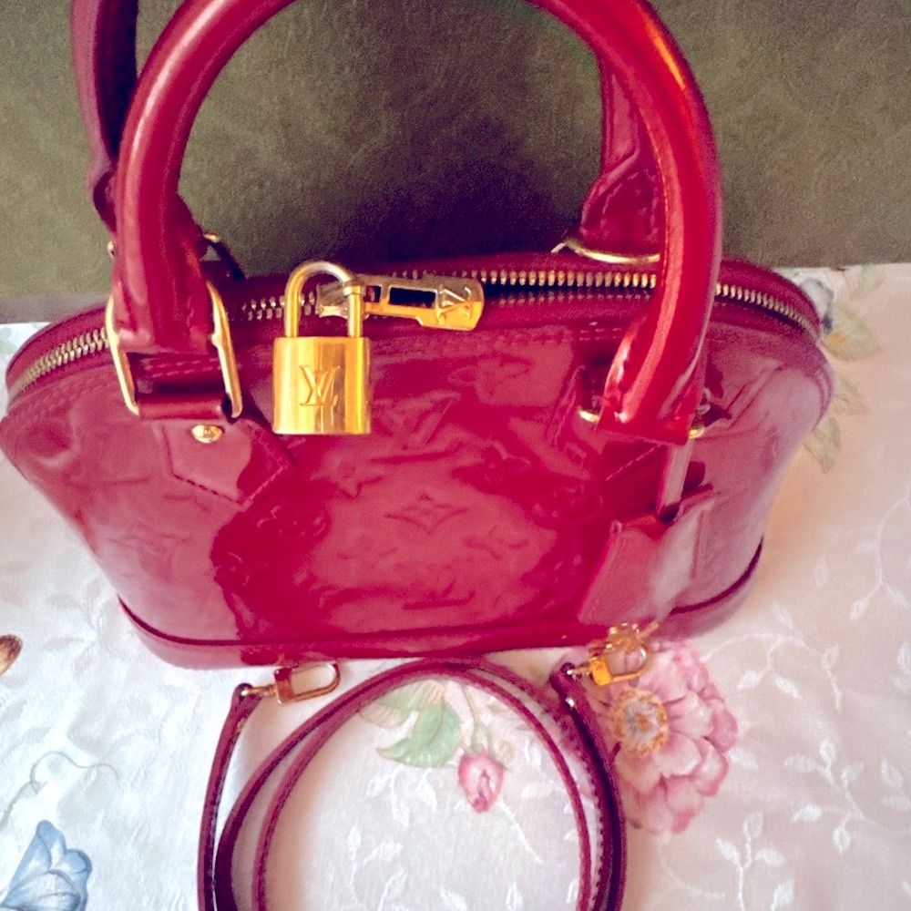 🔥 SOLD. 💝LOUIS VUITTON Shoulder Bag Monogram Vernis Alma BB Patent Leather Red - Picture 1 of 4